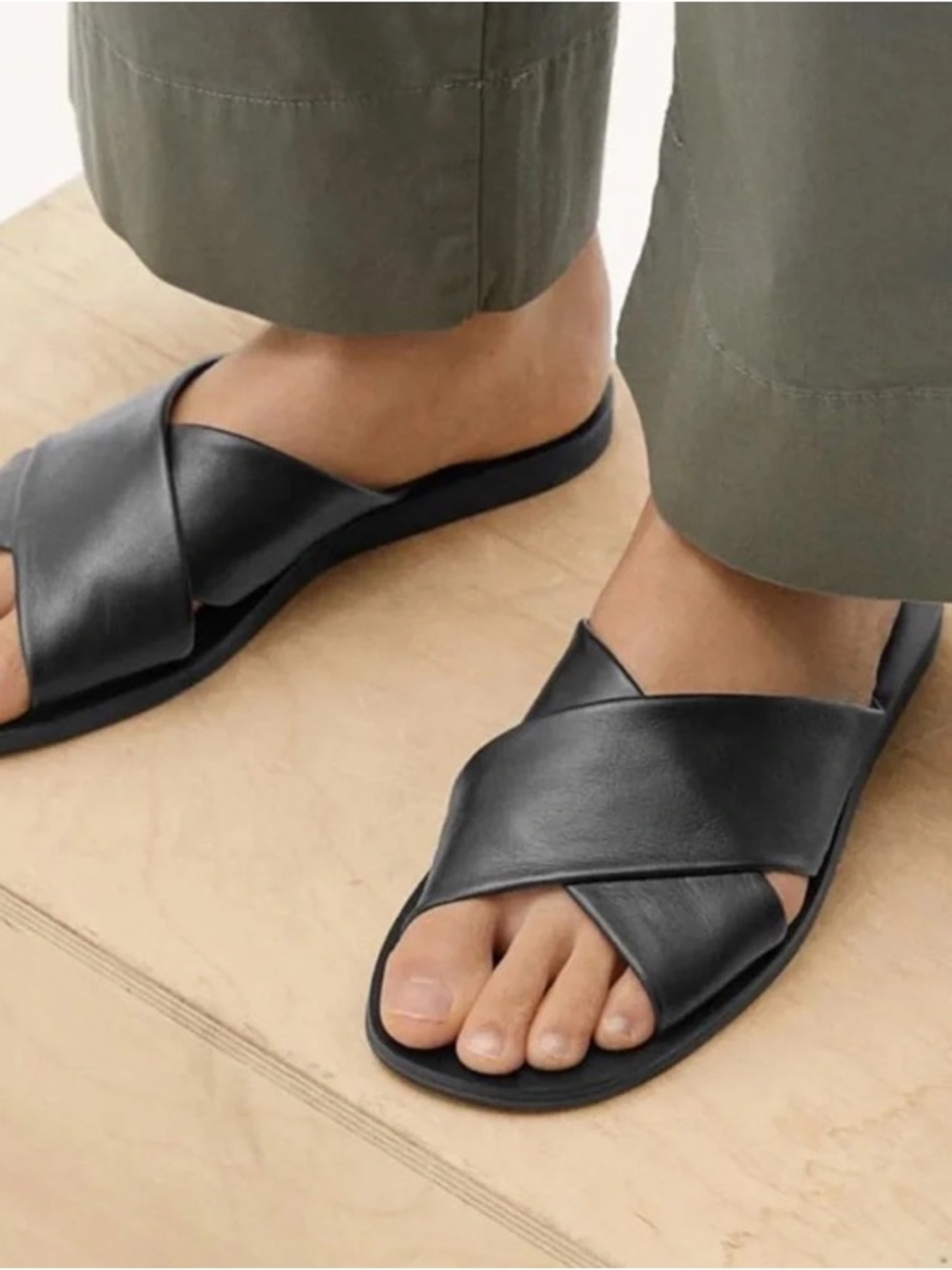 Everlane Black Leather Cross-Strap Slide Sandals